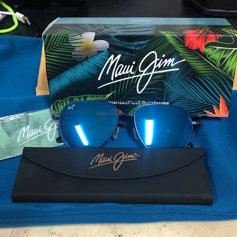 Maui Jim Blue Mirrored Aviator sunglasses. - Picture 1 of 5